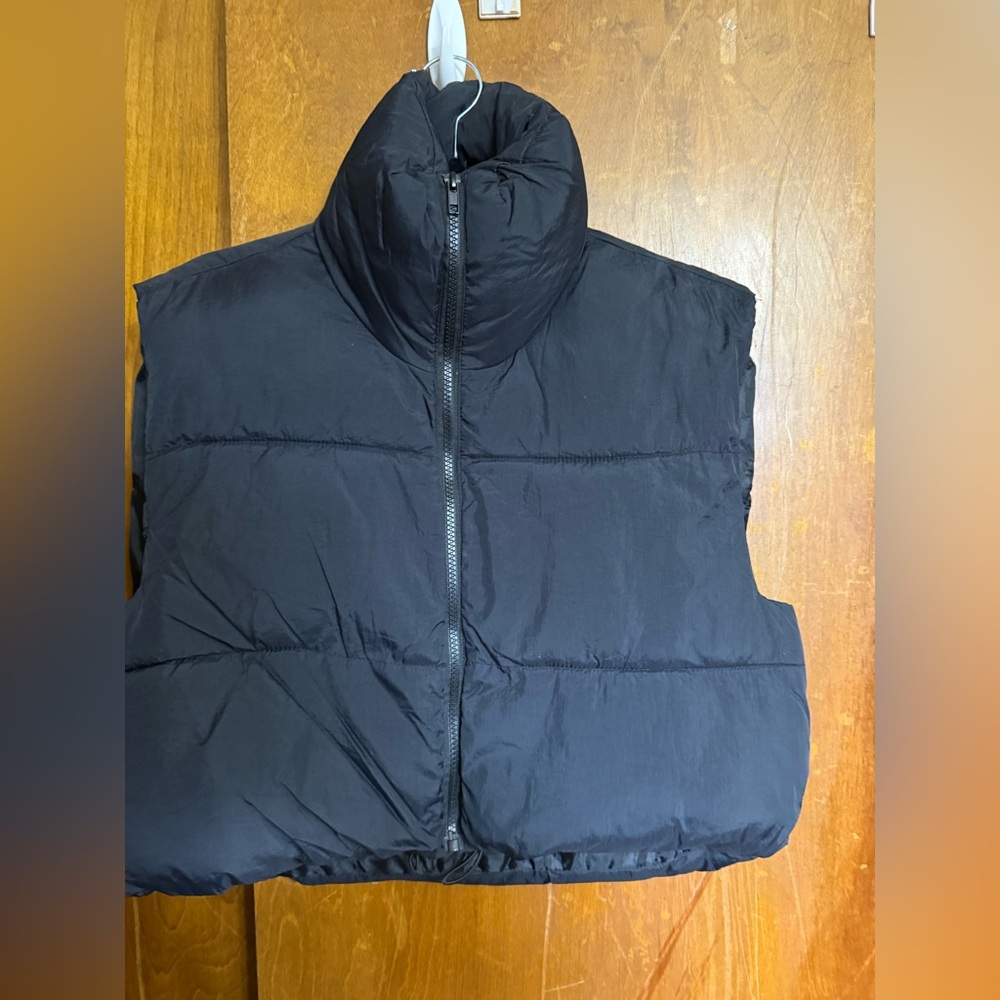 Black Cropped Puffer Vest